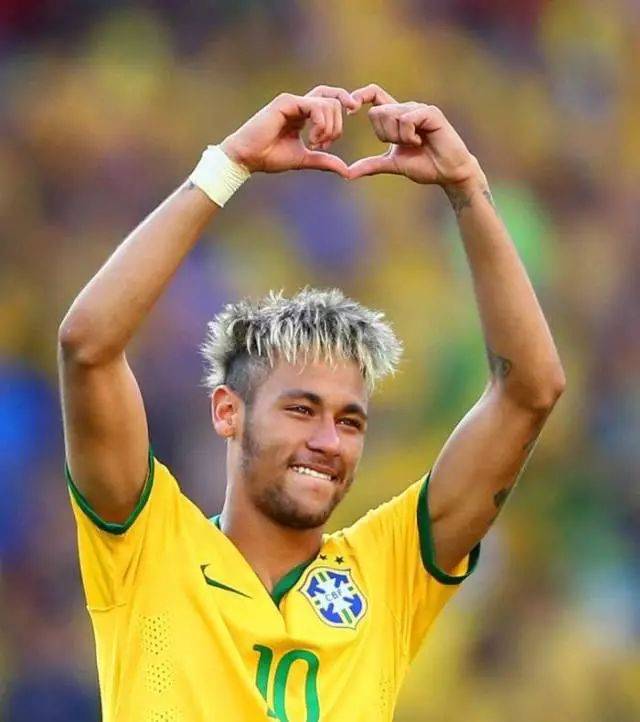 重大误判？专业VAR机构重新划线证实纽卡制胜球越位（权威VAR重划线证实纽卡制胜球越位，判罚疑现重大失误）