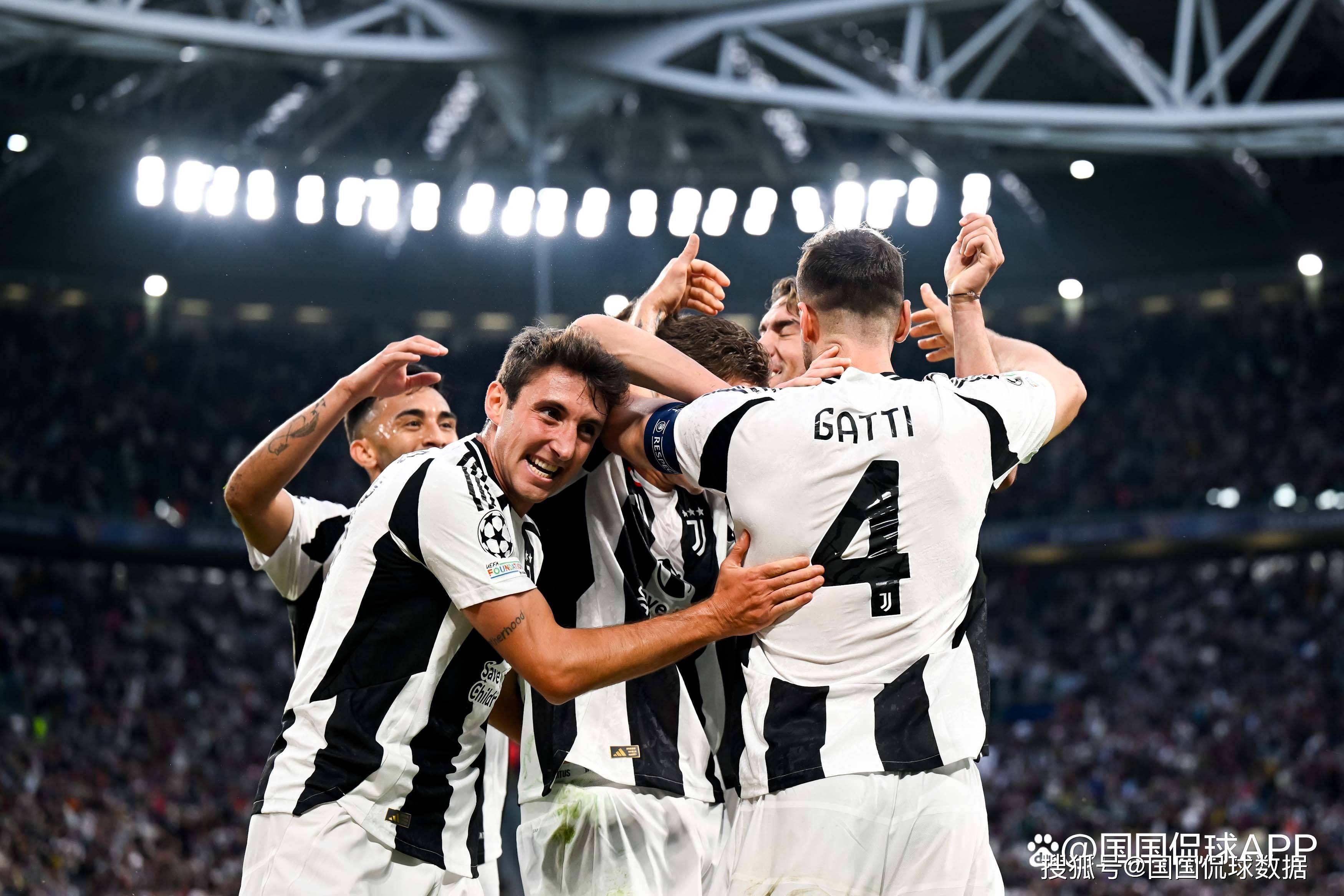 篮球勇士替补中锋贡献关键篮板